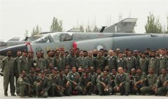 中国歼击机预警机飞出国门:“对手”竟是他